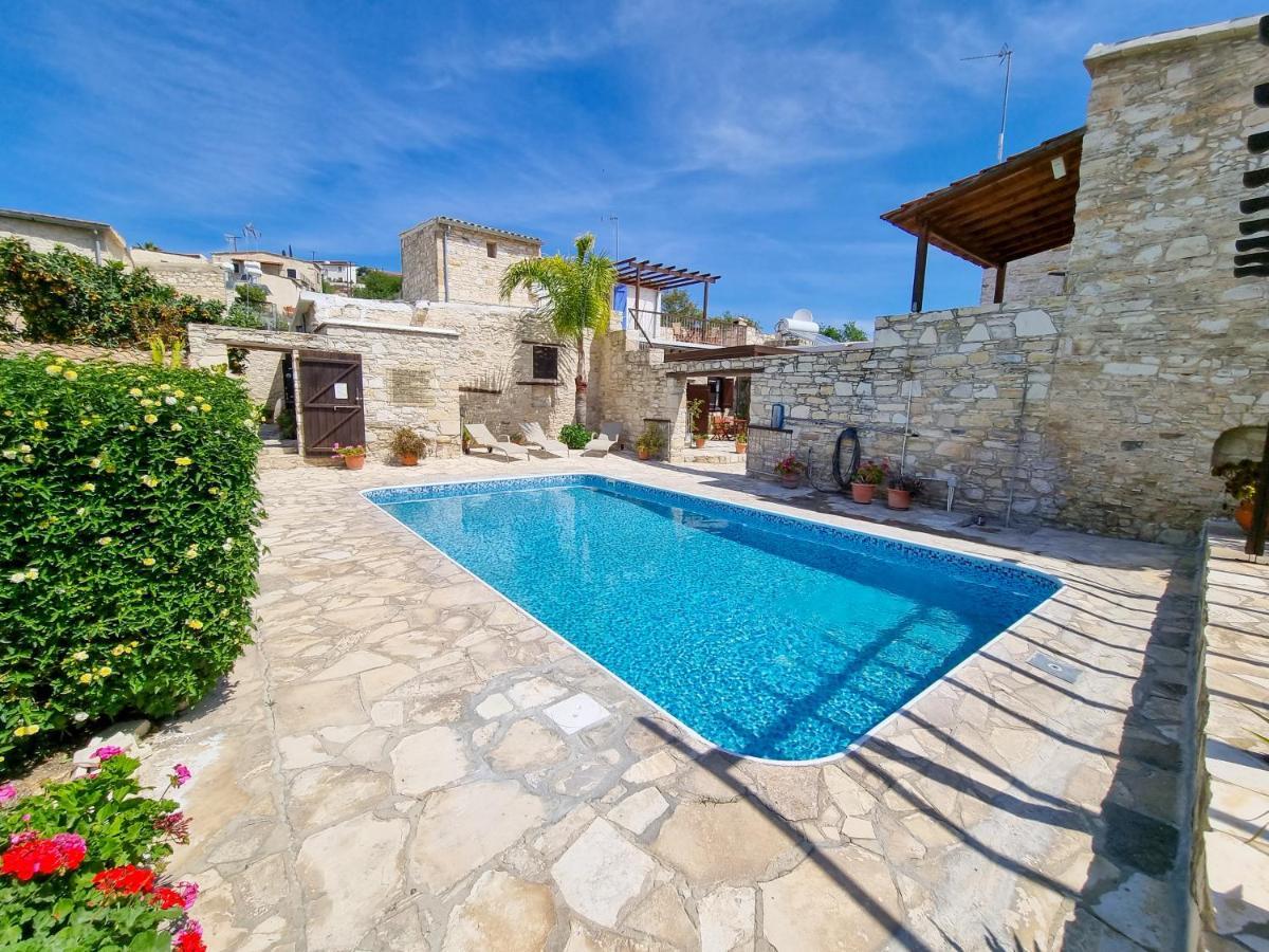 Athena'S Pool Oasis Apartamento Skarinou Exterior foto
