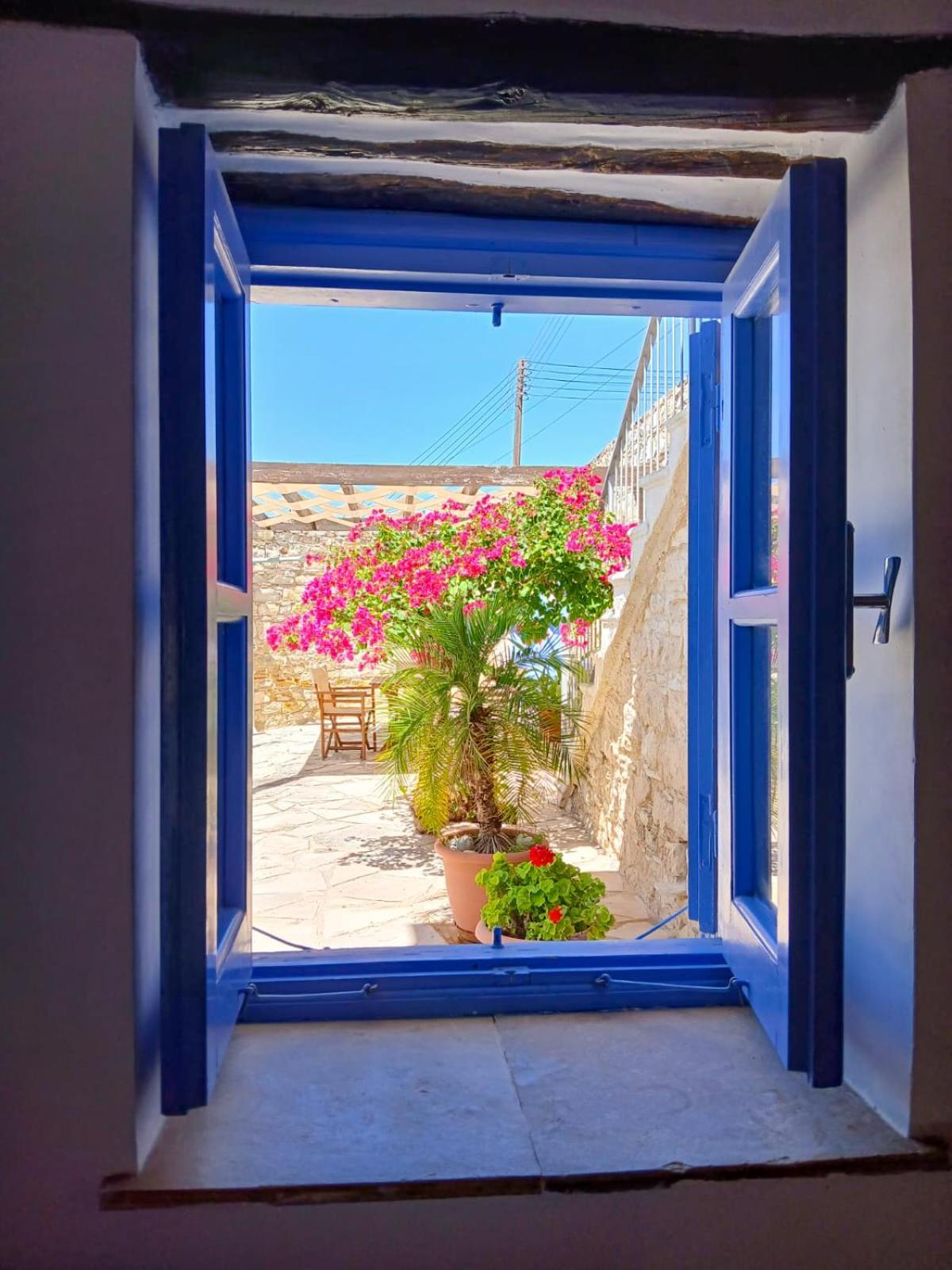 Athena'S Pool Oasis Apartamento Skarinou Exterior foto